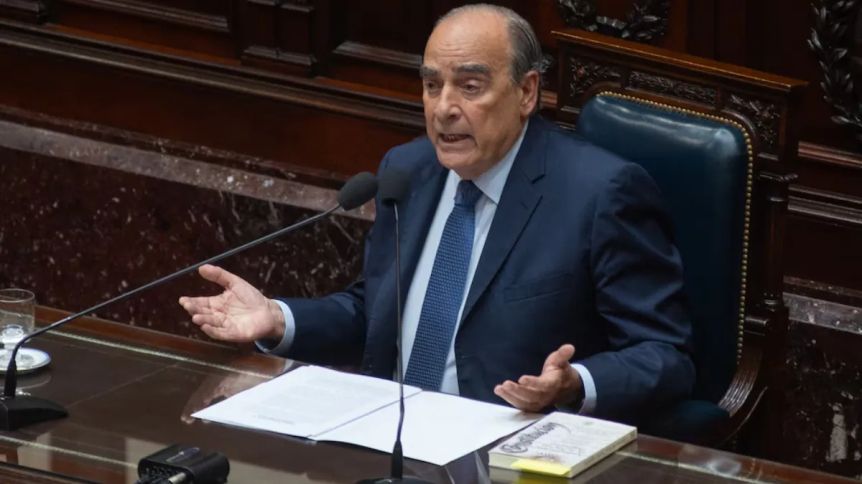 Entre chicanas, Guillermo Francos hizo una férrea defensa de la gestión libertaria
