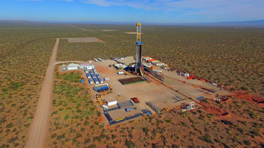 Petroleros advierten atraso salarial y ponen en riesgo la actividad en los yacimientos