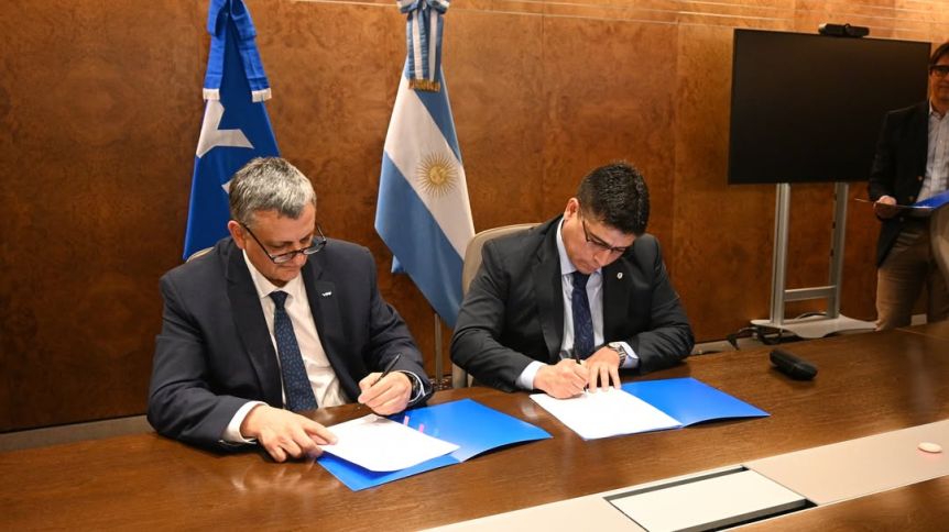 Traspaso completo: YPF cede sus áreas convencionales en Santa Cruz a FOMICRUZ