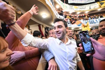 Torres lanzó el frente Despierta Chubut, con duras críticas al gobierno de Milei