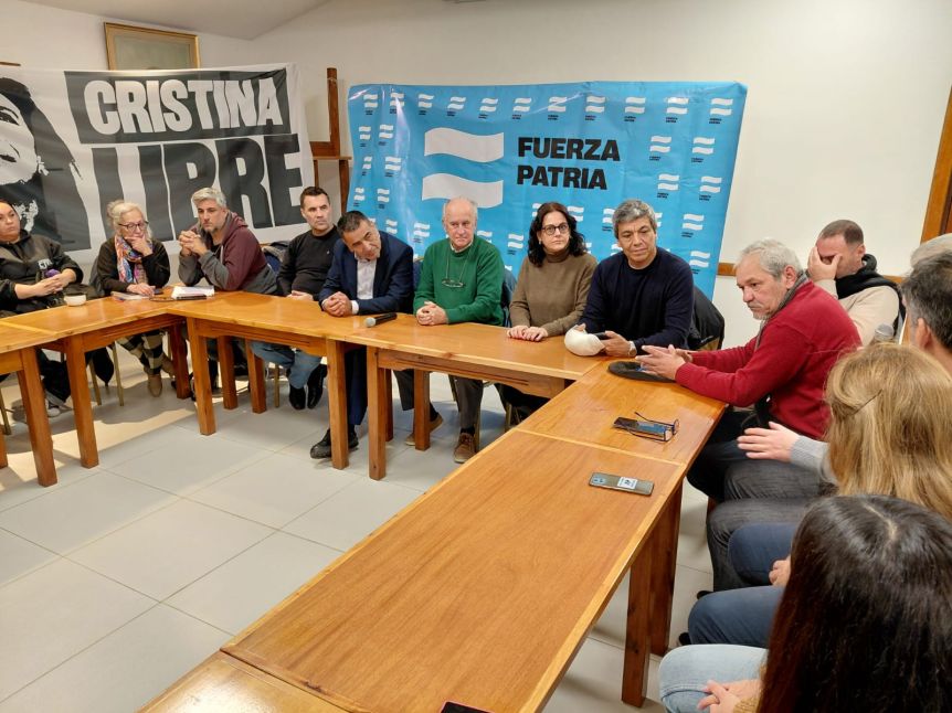 El peronismo conformó Fuerza Patria y trabaja a contrarreloj para definir candidatos