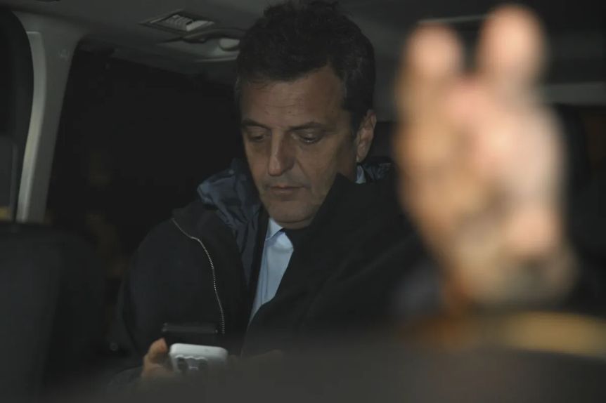 La Justicia de EE.UU. ordenó la entrega de celulares de Luis Caputo y Sergio Massa