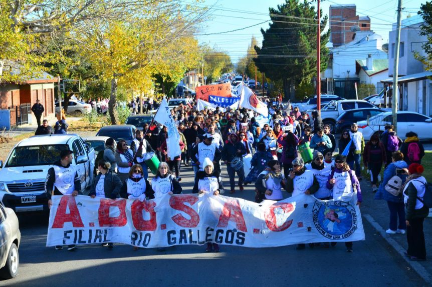 ADOSAC reendureció su plan de lucha con dos paros y una marcha Provincial