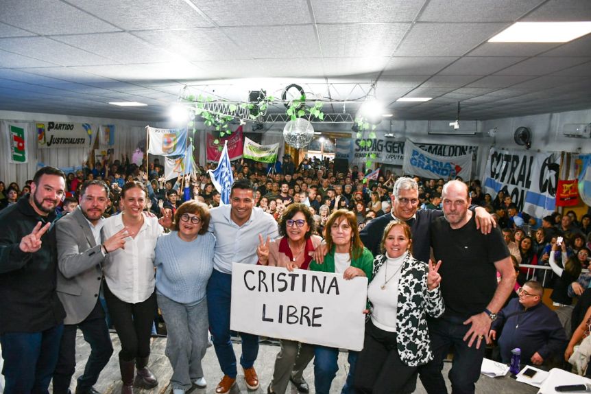 Fuerza Patria pidió por “Cristina Libre” y apuntó contra los diputados “camaleones”