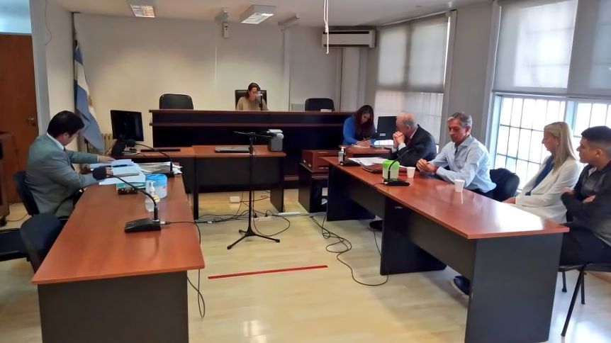Impugnan el fallo que absolvió a empresarios acusados de contaminar el Golfo Nuevo