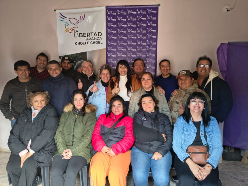 Mucho territorio y cuerpo a cuerpo: así planean la campaña los candidatos libertarios