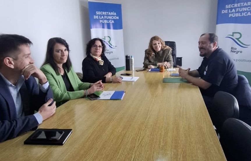 El Gobierno ofreció un aumento y un bono de 30 mil pesos que divide a los gremios