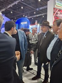 La industria y la dirigencia de las provincias petroleras se dio cita en la AOG