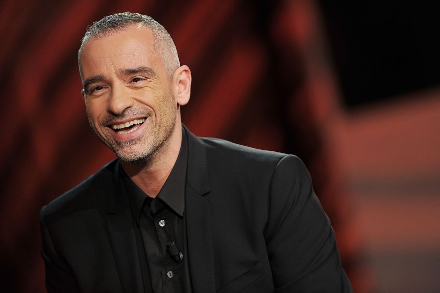 La explicación de Eros Ramazzotti sobre su beso con Evangelina Anderson