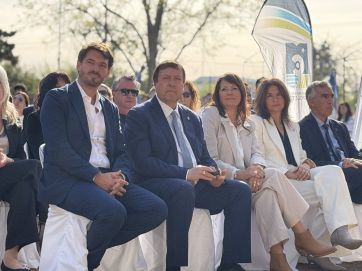 Repudian el violento accionar de un policía durante un desalojo en Cipolletti  