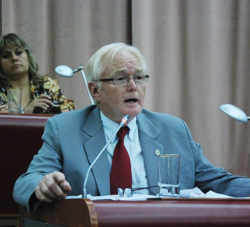 “Buzzi es un Gobernador en soledad