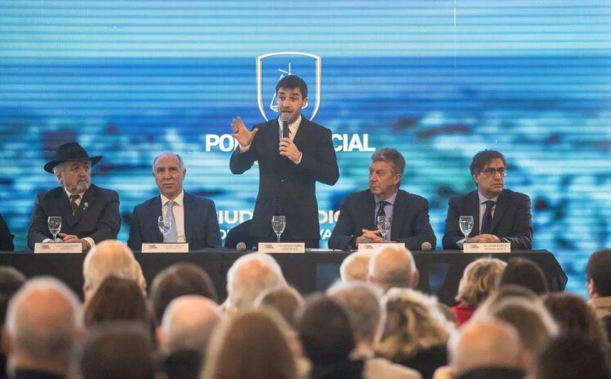 Torres y una apuesta provincial con el referéndum para eliminar los fueros