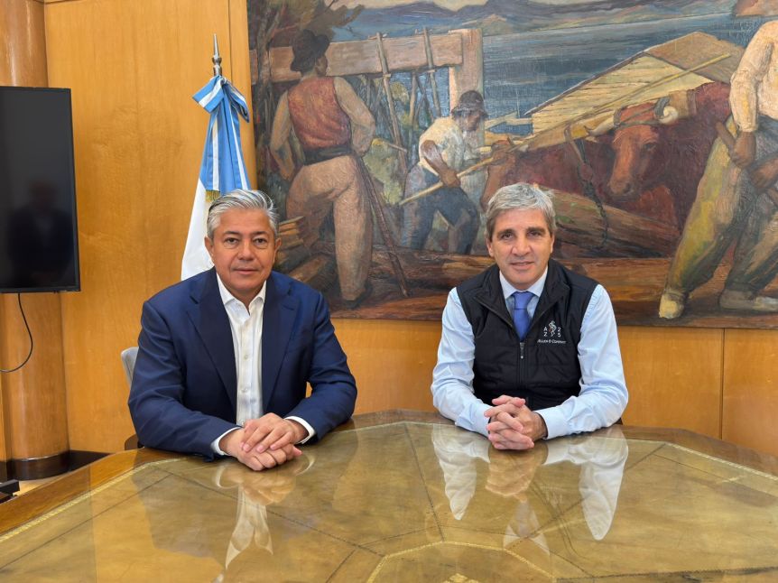 Figueroa se reunió con Toto Caputo en busca de obras de infraestructura para Neuquén