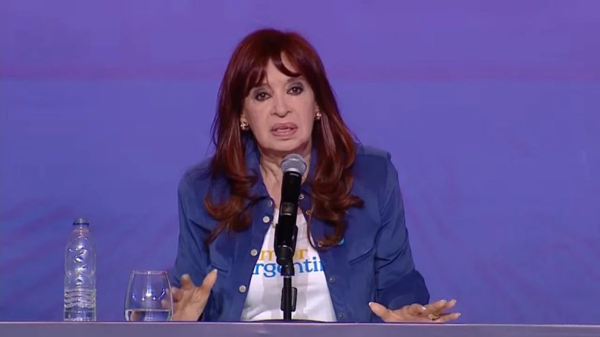 “Necesitamos dirigentes con cabeza”: Cristina calificó de “error político” el desdoblamiento