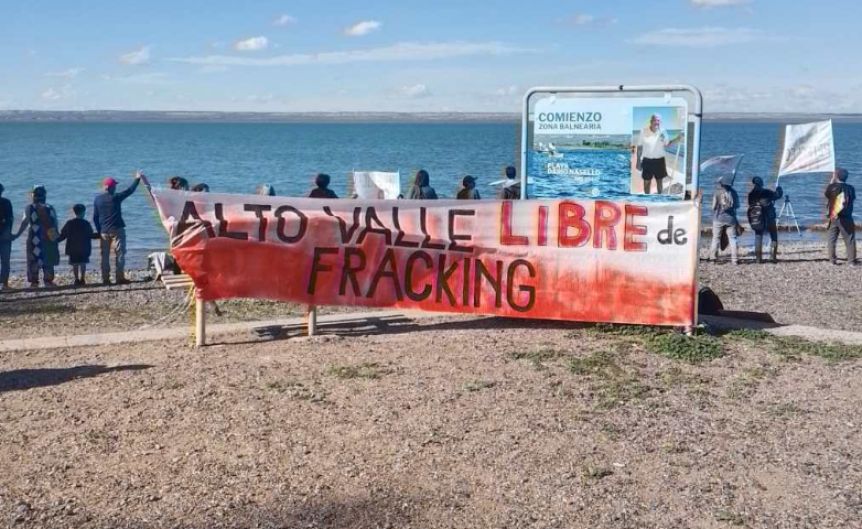 Ambientalistas del Alto Valle se plantan contra el fracking cerca de los lagos
