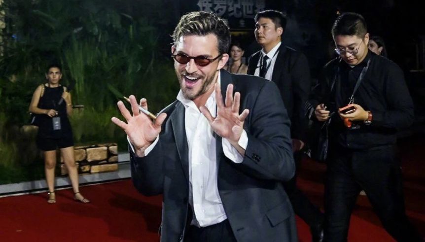 Quién es Jonathan Bailey, elegido como el “Hombre más sexy del mundo” de 2025