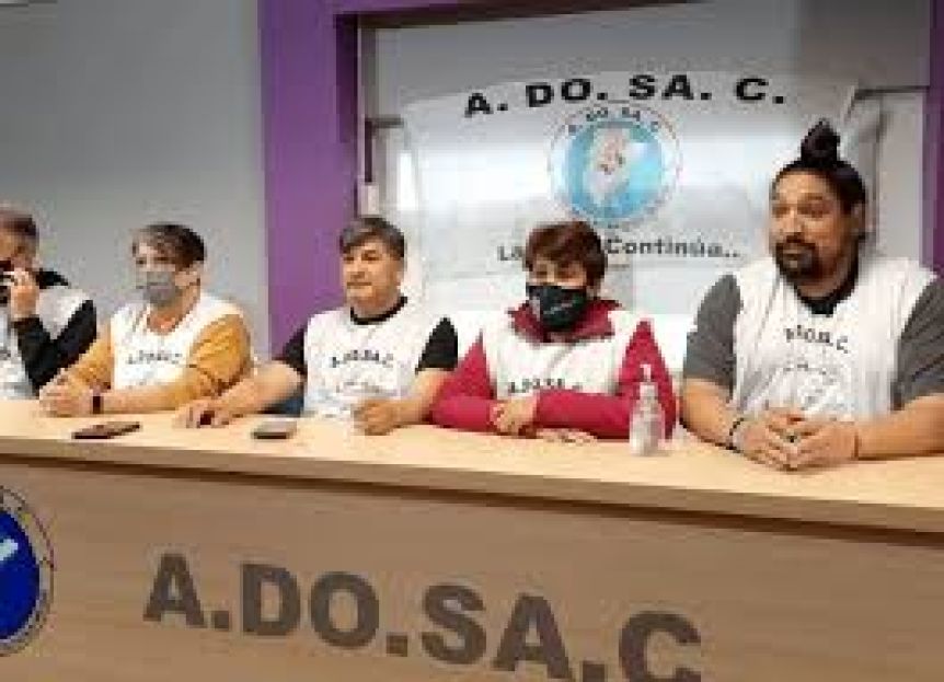 Provincia adelantó la convocatoria a los docentes para discutir los salarios