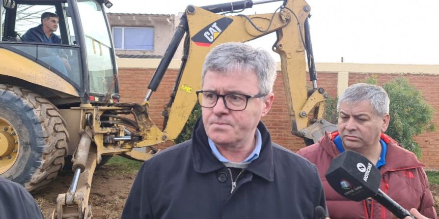 Tensión en Plaza Huincul: Larraza recibió fuertes amenazas durante una recorrida