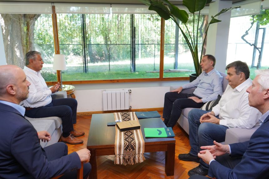 Rolando Figueroa recibió a Diego Santilli y afinó la sintonía con el Gobierno nacional