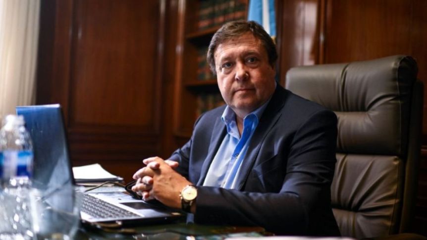 El modelo W: crecimiento del Estado y los salarios más bajos de la región en el privado