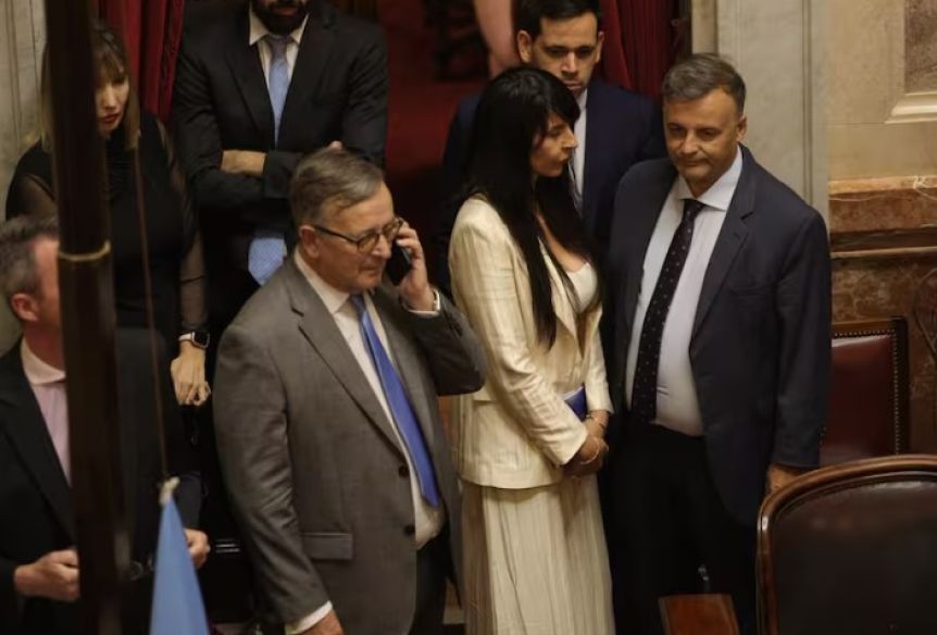 Villaverde y un compás de espera en torno a la banca, plagado de incertidumbre