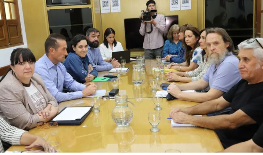 El Gobierno convocó nuevamente a los gremios, que insisten con el IPC anual