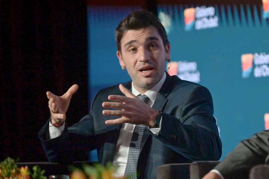 Torres viaja a Estados Unidos, a reunirse con empresarios, bancos y fondos de inversión