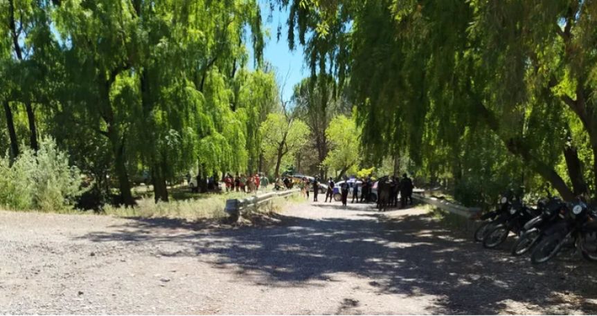 Tensión en Cipolletti por el desalojo a una histórica familia que vive en la Isla Jordán