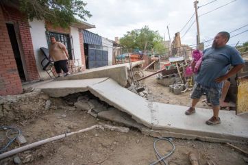 Un nuevo deslizamiento del cerro Hermitte obligó a evacuar a más de 90 familias