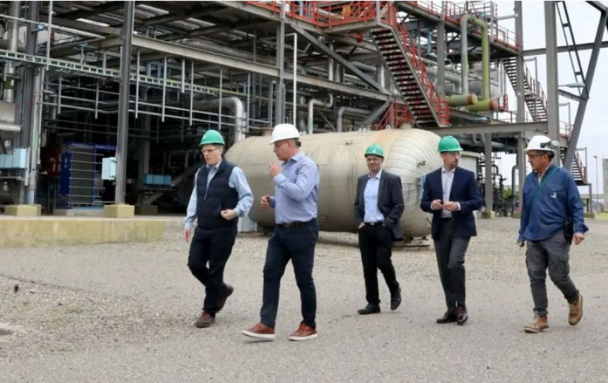 Se lanzará una licitación para reactivar la planta de agua pesada de Neuquén