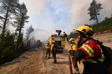 Situación crítica por los incendios: trabajo contrarreloj ante la posible unión de dos focos