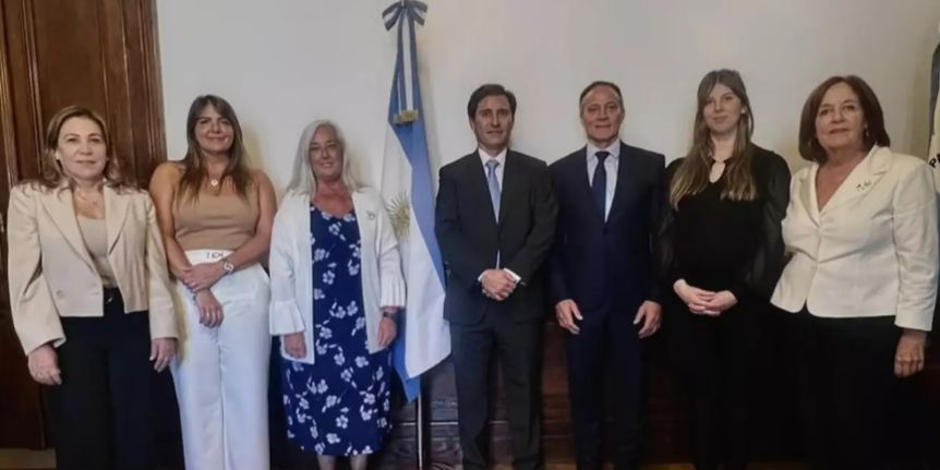Con Cristina y Terenzi, Chubut pone un pie en el nuevo interbloque