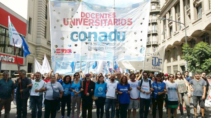 Las universidades nacionales declararon un paro docente de una semana por mejoras salariales