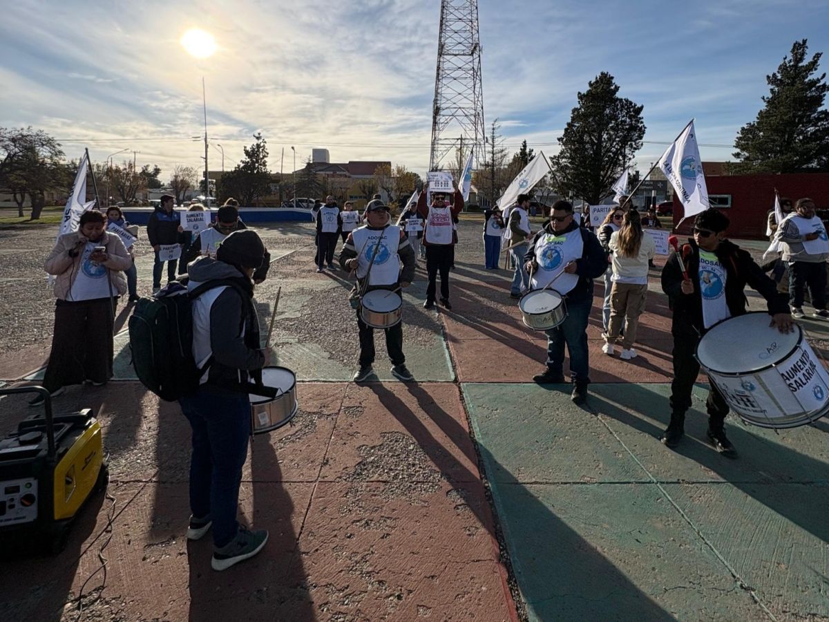 Semana clave para la educación: ADOSAC suspendió los paros antes de la paritaria
