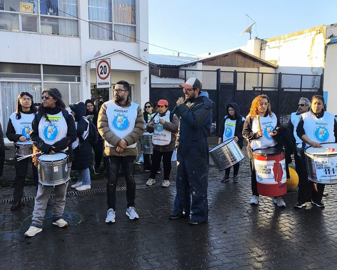 Conflicto docente: ADOSAC redobla la apuesta con otros tres días de huelga