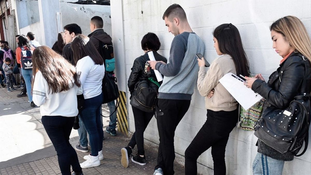 El costo del ajuste: cerraron más de 26 mil empresas y se perdieron 370 mil empleos
