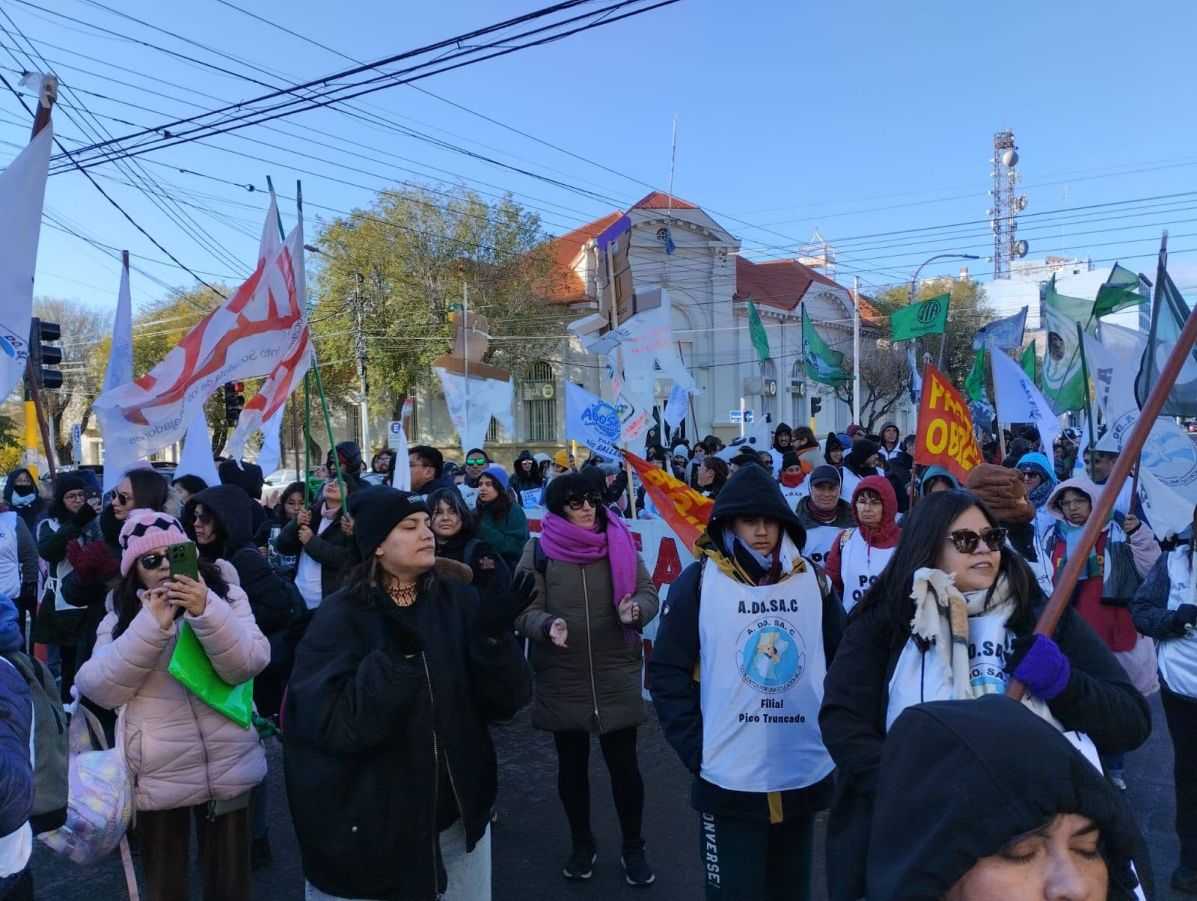 Cláusula gatillo y devolución de descuentos: ADOSAC va a un nuevo paro de 72 horas