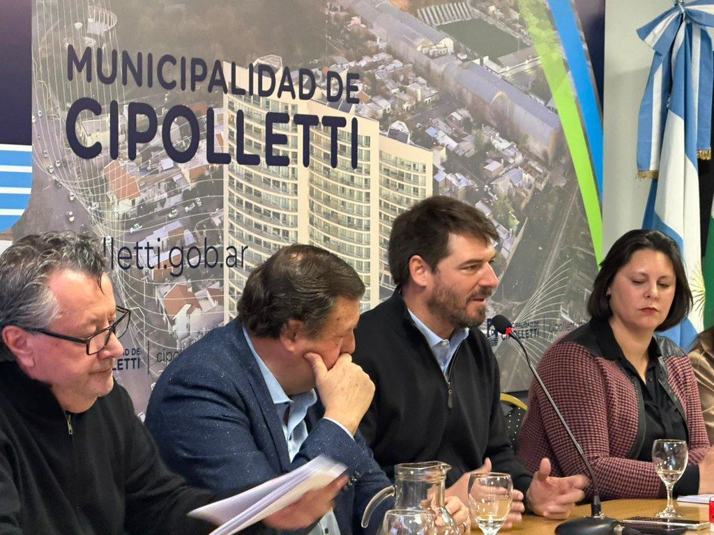 Cipolletti acelera su plan vial y proyecta pavimentar más de 700 cuadras hasta 2027