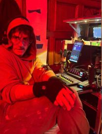 Marco Antonio Caponi interpretará a Charly García en la serie Fantasy