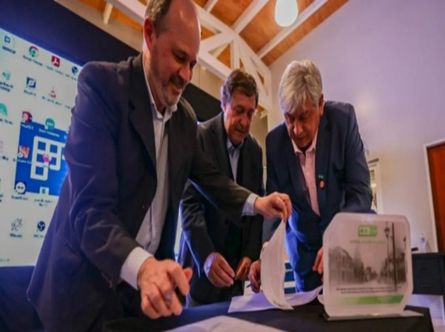 Weretilneck y Cortés, muy cerca: comparten actos en Bariloche y elogios mutuos