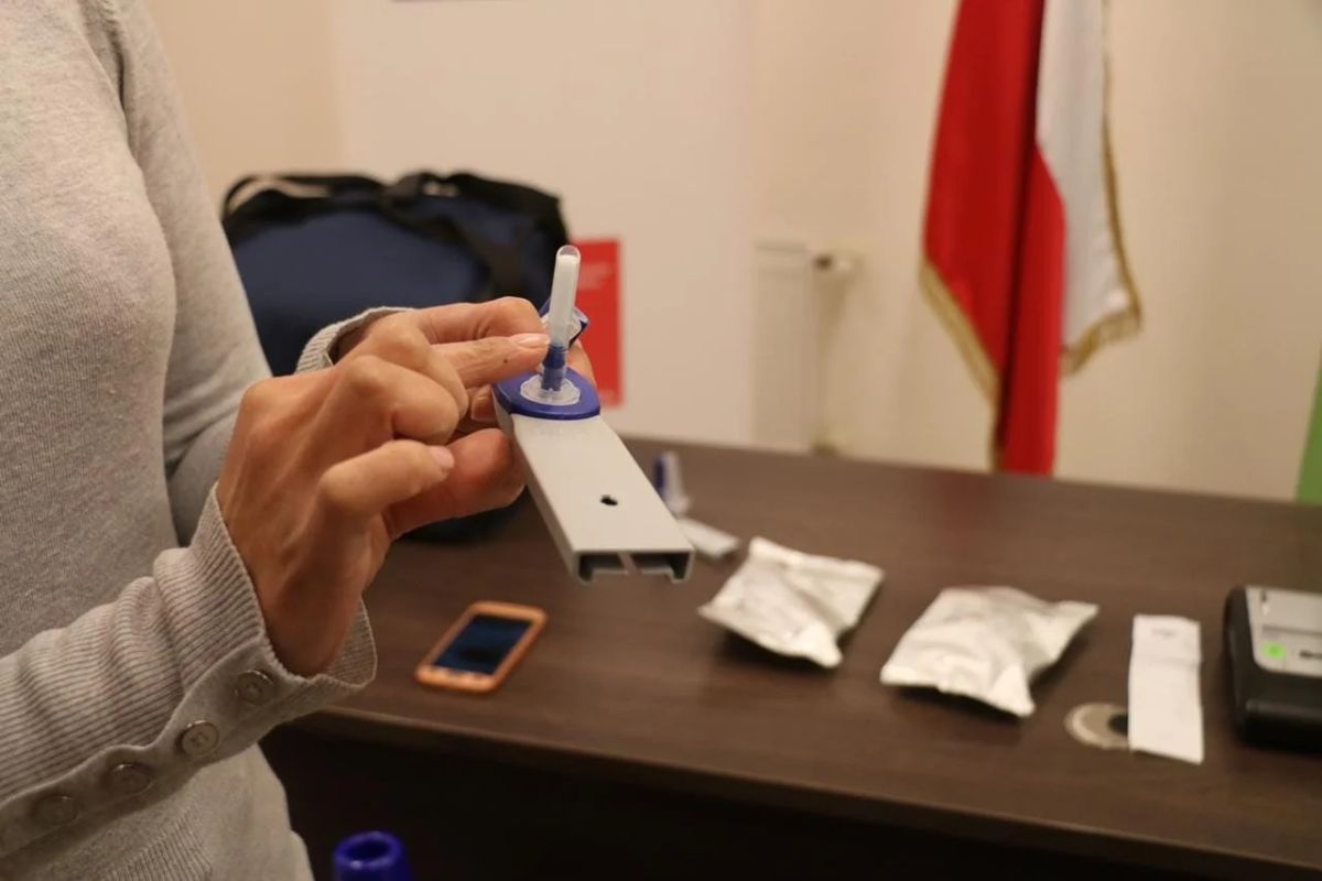 Mientras la Legislatura posterga definiciones, el Ejecutivo ya amplía los narcotests a funcionarios
