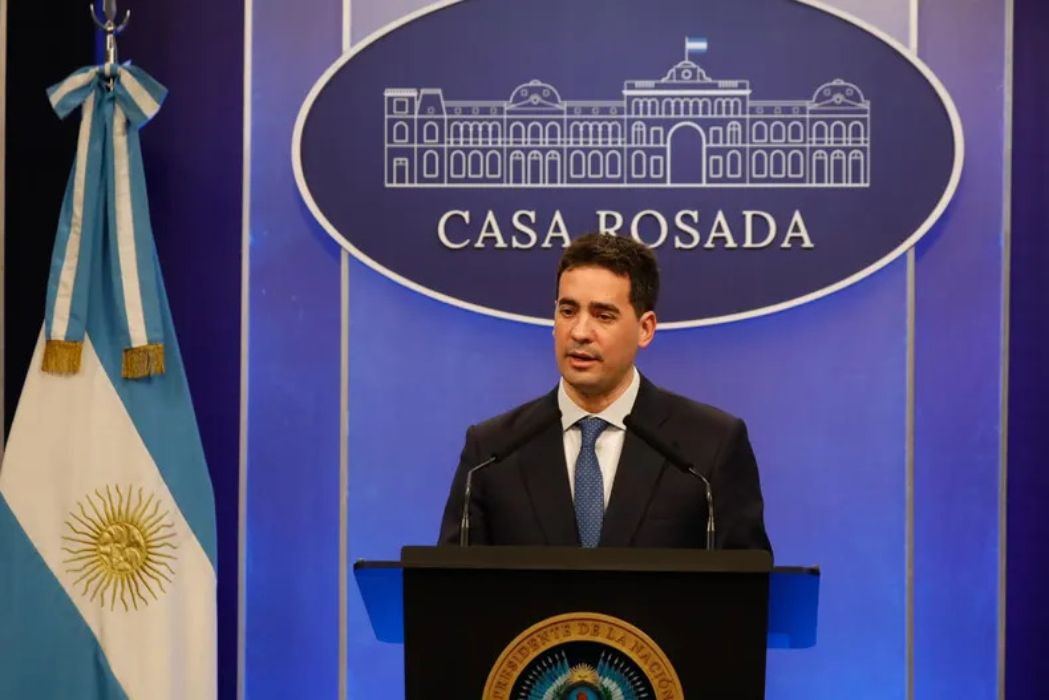 Ravier culpó a las familias por la morosidad: