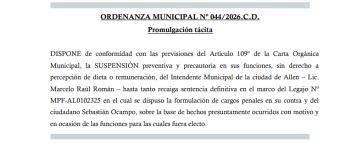 El municipio de Allen publicó la ordenanza que suspende a Román y debe dejar el cargo