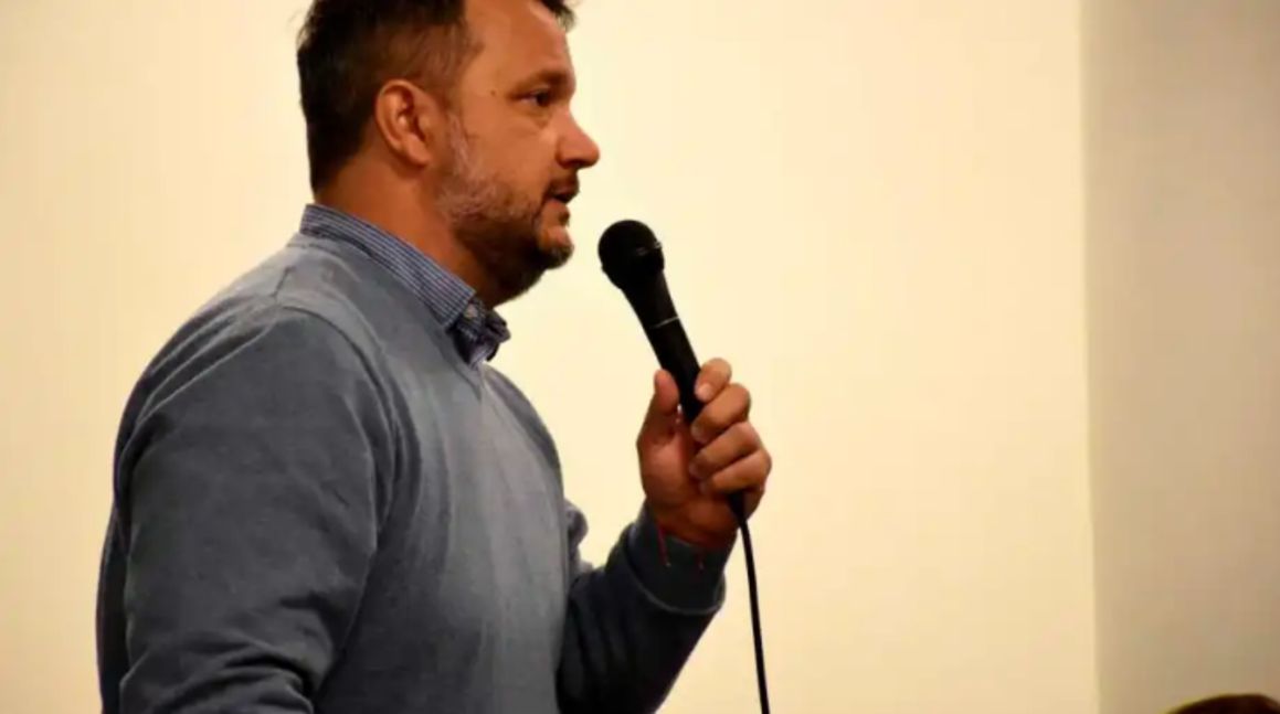 Un exfuncionario condenado por la causa Planes Sociales pidió cobrar su sueldo