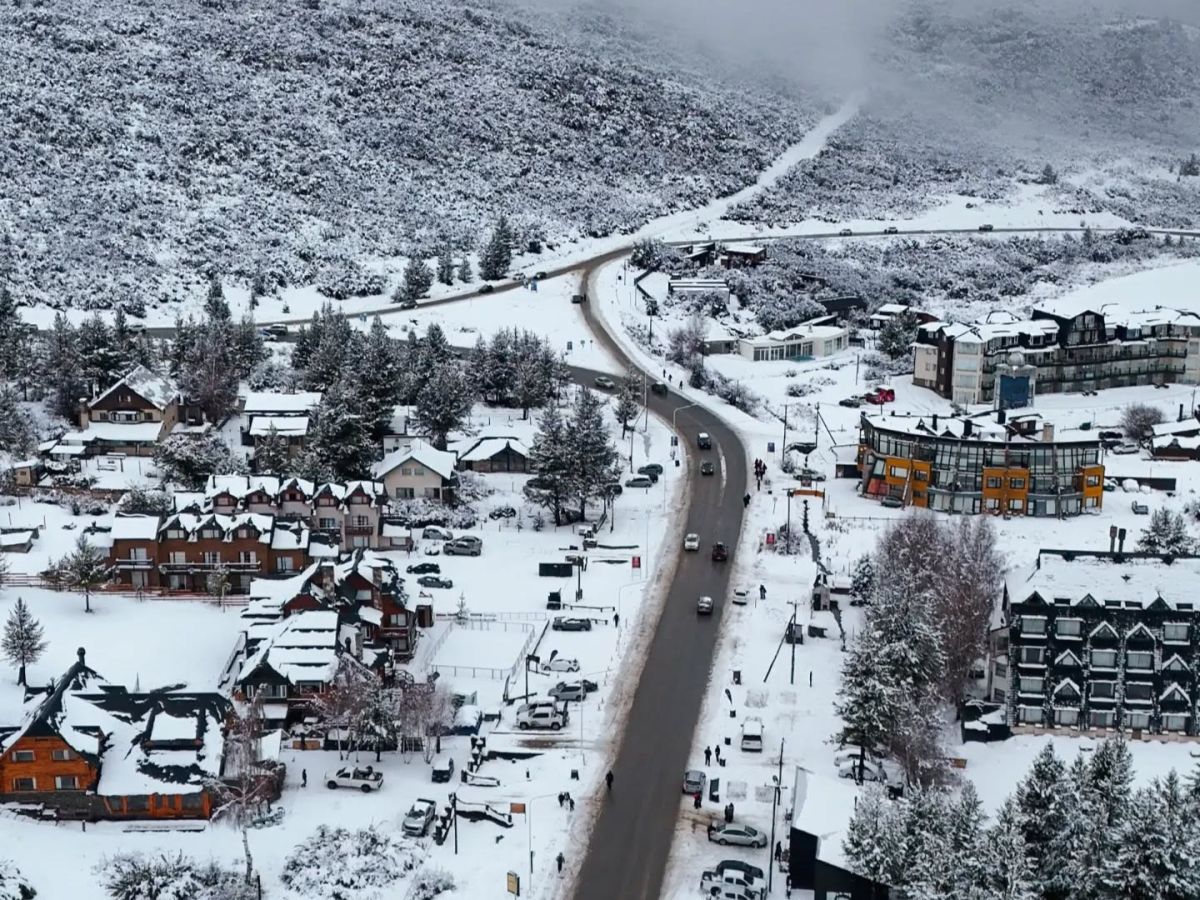 El sur complicado por el clima: alertas por fuertes nevadas, viento blanco y frío extremo