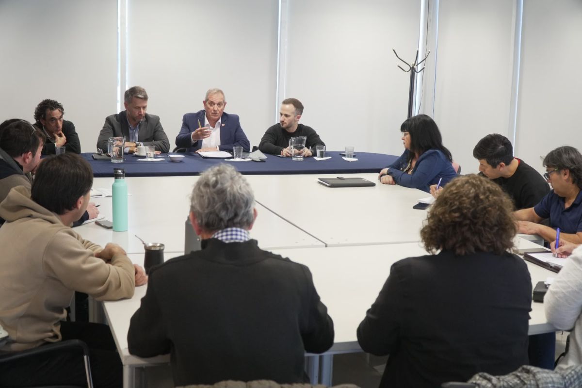 Hubo acuerdo entre Provincia y los docentes en el marco de las negociaciones paritarias
