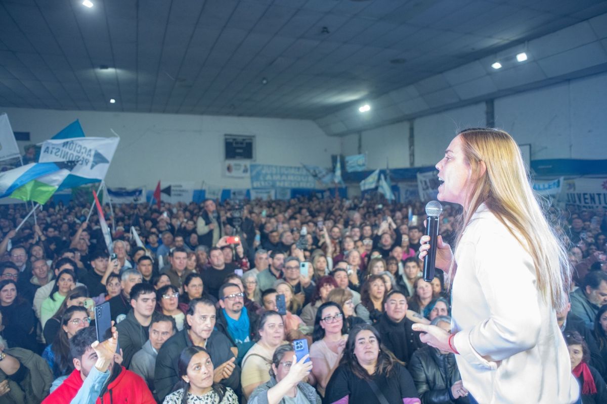 Emilia Soria se lanzó como precandidata con un multitudinario acto en Roca