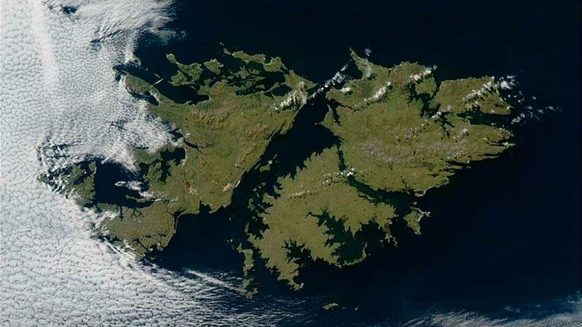 Malvinas: Milei denunció vuelos ilegales y quiere forzar a los ingleses a negociar