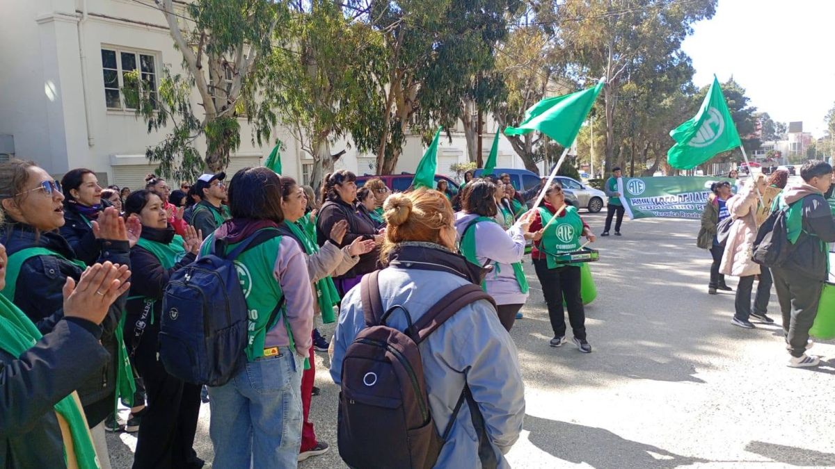 ATE mantiene el paro en Comodoro y crece la tensión por los descuentos salariales