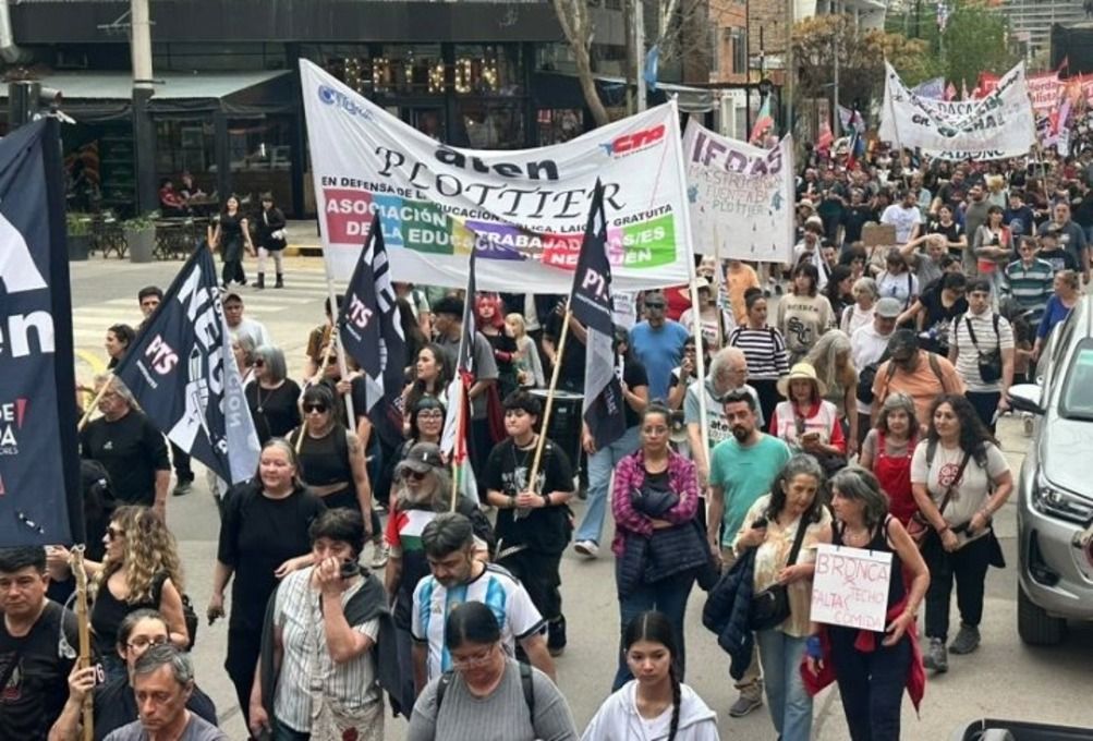 La izquierda convoca a marchar contra el DNU 70/23 y por el financiamiento universitario